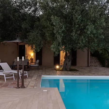 Helorus - Gioi Con Piscina *