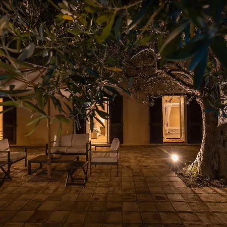 Villa Helorus - Gioi Con Piscina Noto