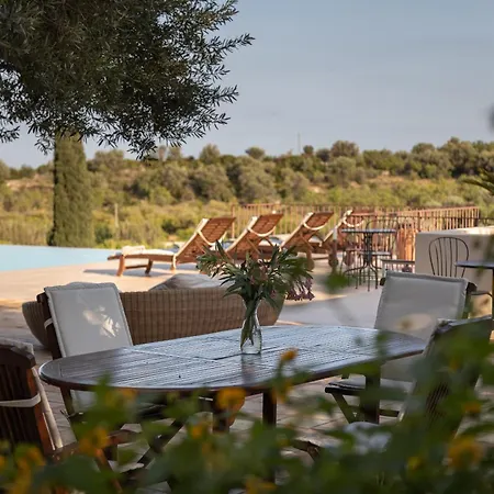 Helorus - Gioi Con Piscina Noto