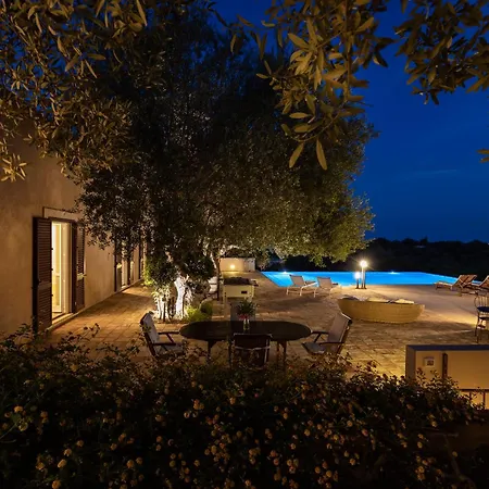 Helorus - Gioi Con Piscina Villa