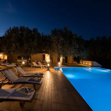 Helorus - Gioi Con Piscina *