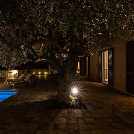Helorus - Gioi Con Piscina Villa