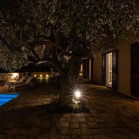 Helorus - Gioi Con Piscina Villa